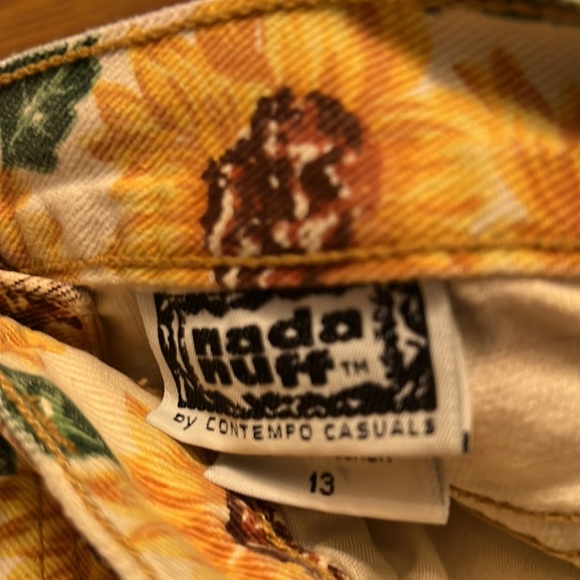 Vintage // High Rise Jean shorts - Picture 2 of 3